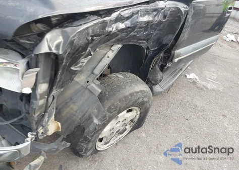 2004 Chevrolet Tahoe Ls z USA, uszkodzony, nr VIN 1GNEC13V14R180995